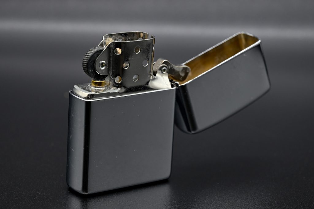 ライター・Zippoの買取と質預りなら青梅市で高額査定の「にじや質店