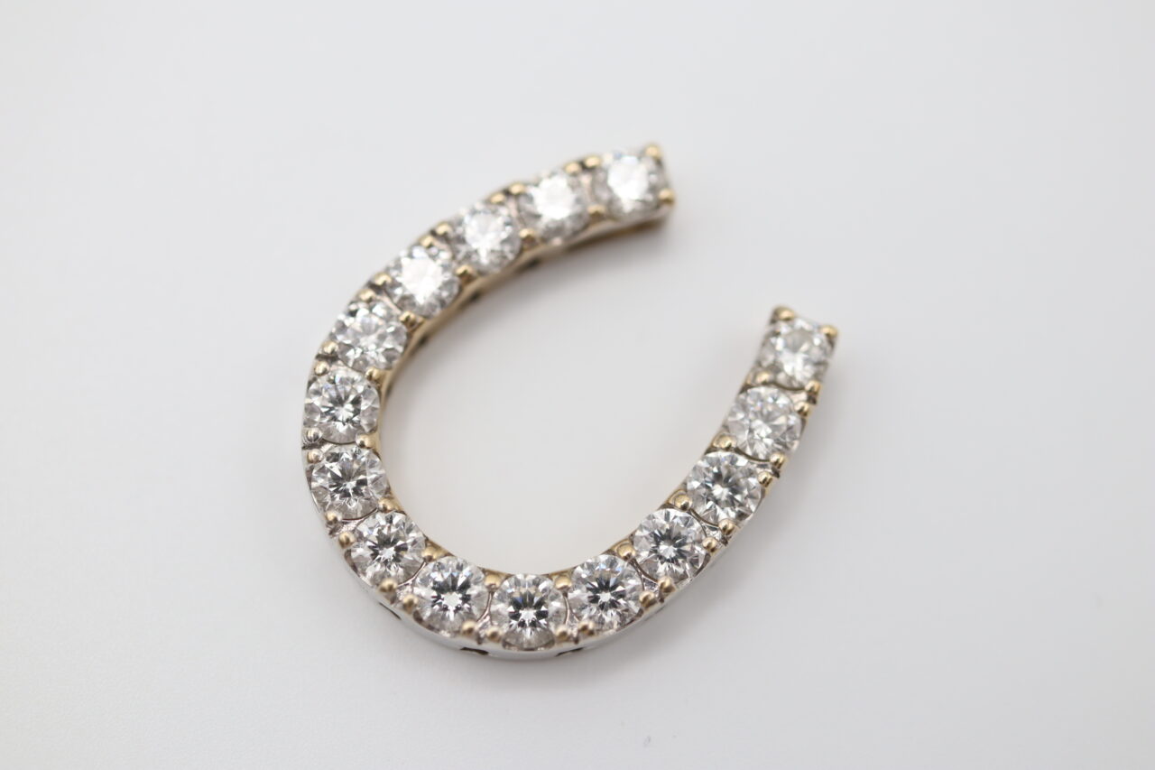 【質屋査定済】K18WG 天然ダイヤモンド クロス ペンダントトップ2.00ct 質屋査定済】K18WG 天然ダイヤモンド クロス ペンダントトップ2.00ct